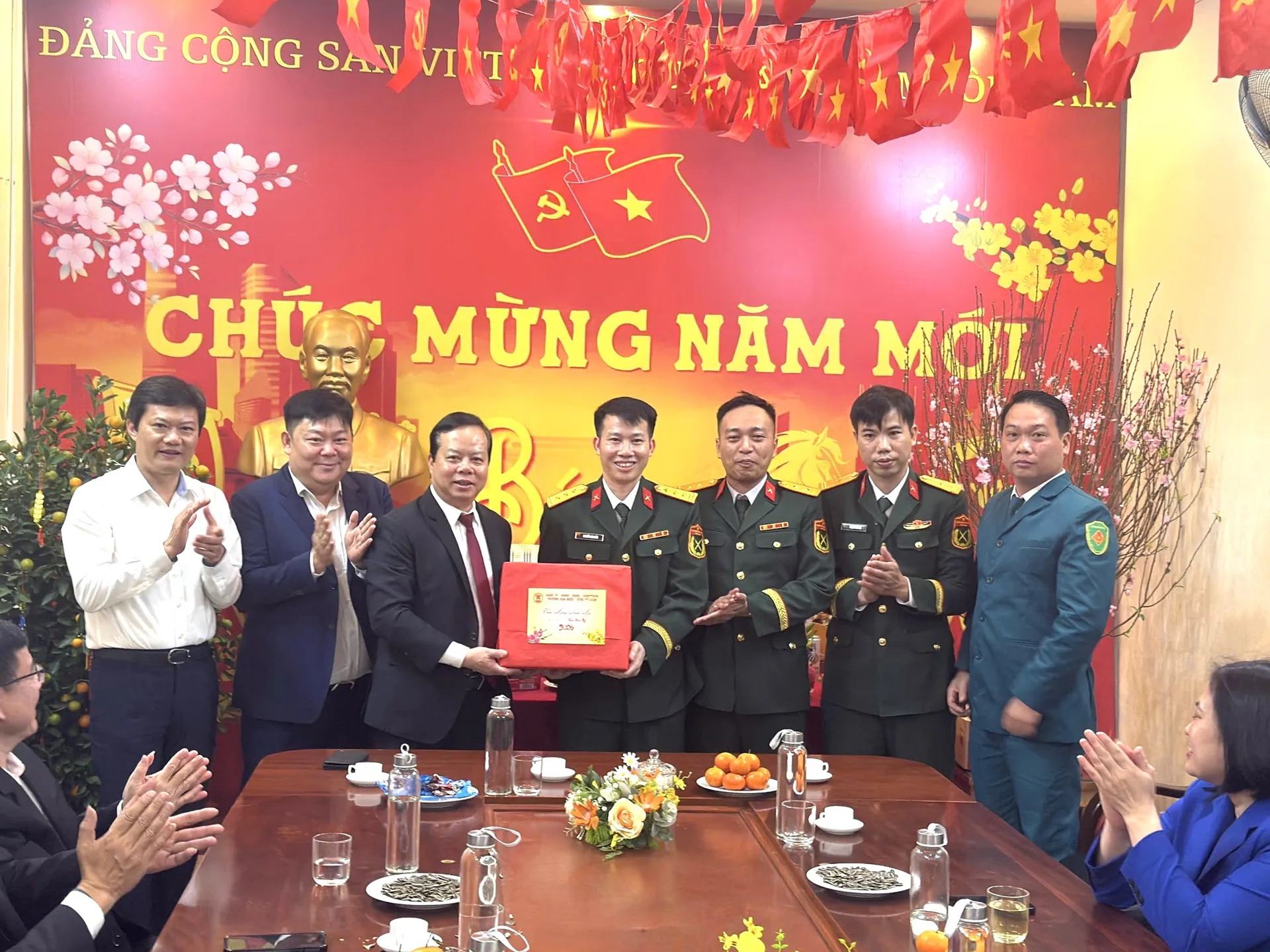 Lãnh đạo phường Văn Miếu – Quốc Tử Giám thăm, động viên và chúc Tết các lực lượng đang làm nhiệm vụ