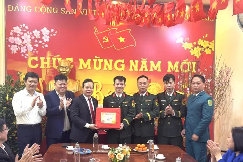 Lãnh đạo phường Văn Miếu – Quốc Tử Giám thăm, động viên và chúc Tết các lực lượng đang làm nhiệm vụ