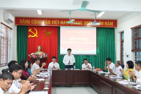 Xã Hồng Vân áp dụng chuyển đổi số tại các cuộc họp thử nghiệm
