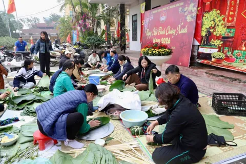 Ấm lòng chương trình “Tết Nhân ái - Xuân yêu thương” tại xã Hồng Vân