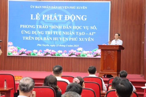 Huyện Phú Xuyên phát động phong trào “Bình dân học vụ số, ứng dụng trí tuệ nhân tạo - AI” năm 2025
