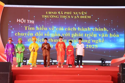 Phú Xuyên thi “Tìm hiểu về Cải cách hành chính, Chuyển đổi số gắn với phát triển văn hóa, du lịch, thương mại, làng nghề”