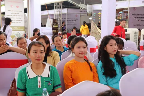 Hội thi “Tìm hiểu Ngày pháp luật Việt Nam và chuyển đổi số” tại xã Phượng Dực