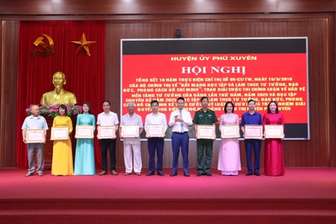 Huyện Phú Xuyên tổng kết 10 năm thực hiện Chỉ thị số 05/CT/TW của Bộ Chính trị
