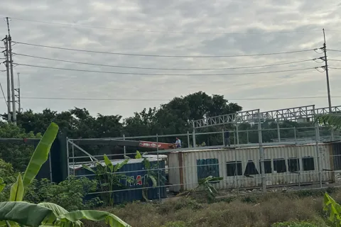 Xã Phú Xuyên tiếp tục xử lý hàng chục công trình nhà xưởng, lều lán vi phạm
