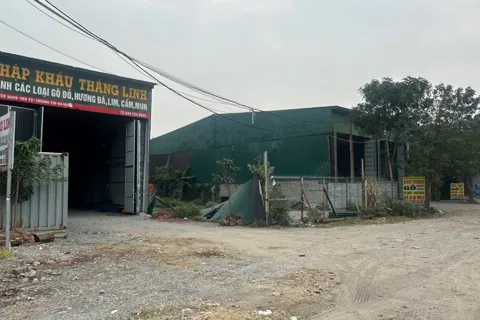 Hàng loạt nhà xưởng vi phạm trên đất nông nghiệp ven Quốc lộ 1A thôn Nguyên Hanh