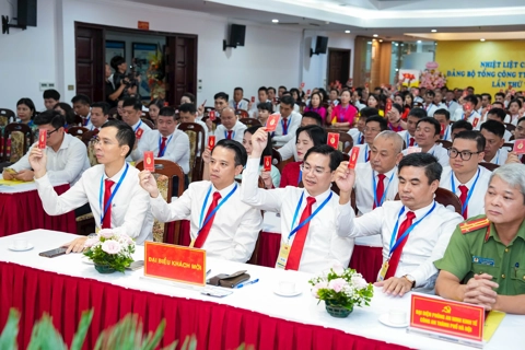 Ông Giang Quốc Trung tiếp tục được bầu làm Bí thư Đảng ủy Tổng Công ty UDIC
