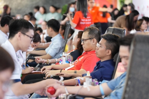 Giọt thương 2025: ROX Group chung tay hiến máu, lan tỏa giá trị sống đẹp
