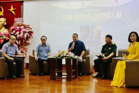 Nhà văn Nguyễn Xuân Tuấn với hành trình “con đường tương lai”
