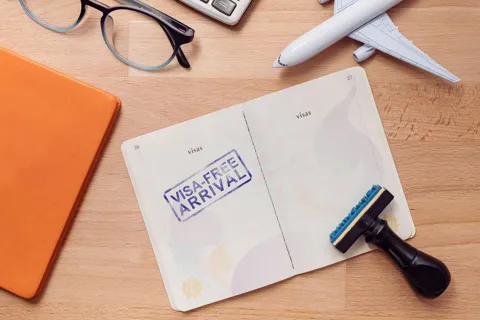 Giảm thời gian cấp giấy miễn thị thực tại cơ quan đại diện Việt Nam ở nước ngoài xuống còn 1 ngày