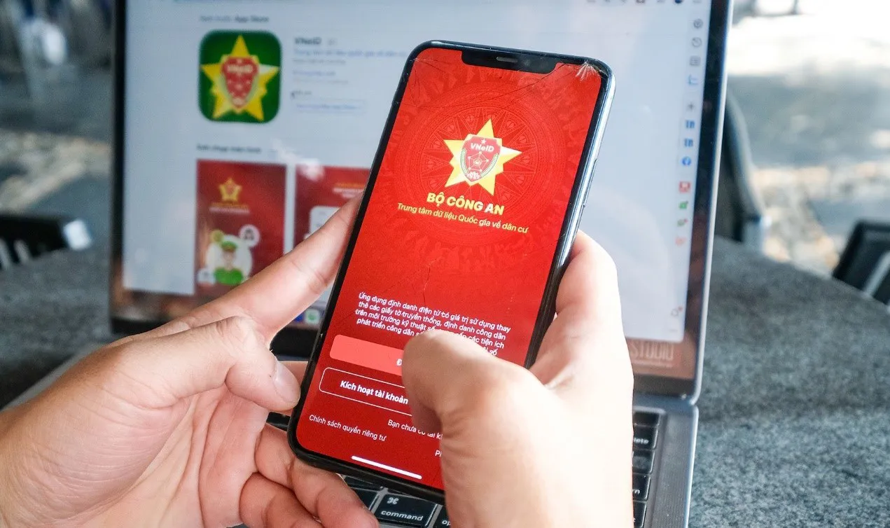 Không yêu cầu công dân xuất trình giấy tờ đã được tích hợp trên VNeID