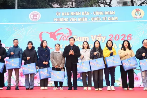 Phường Văn Miếu - Quốc Tử Giám chăm lo thiết thực để tất cả đoàn viên, người lao động vui đón Tết