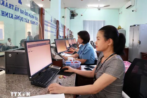 Kết luận của Bộ Chính trị về tuyển dụng, bố trí, sử dụng, đãi ngộ cán bộ