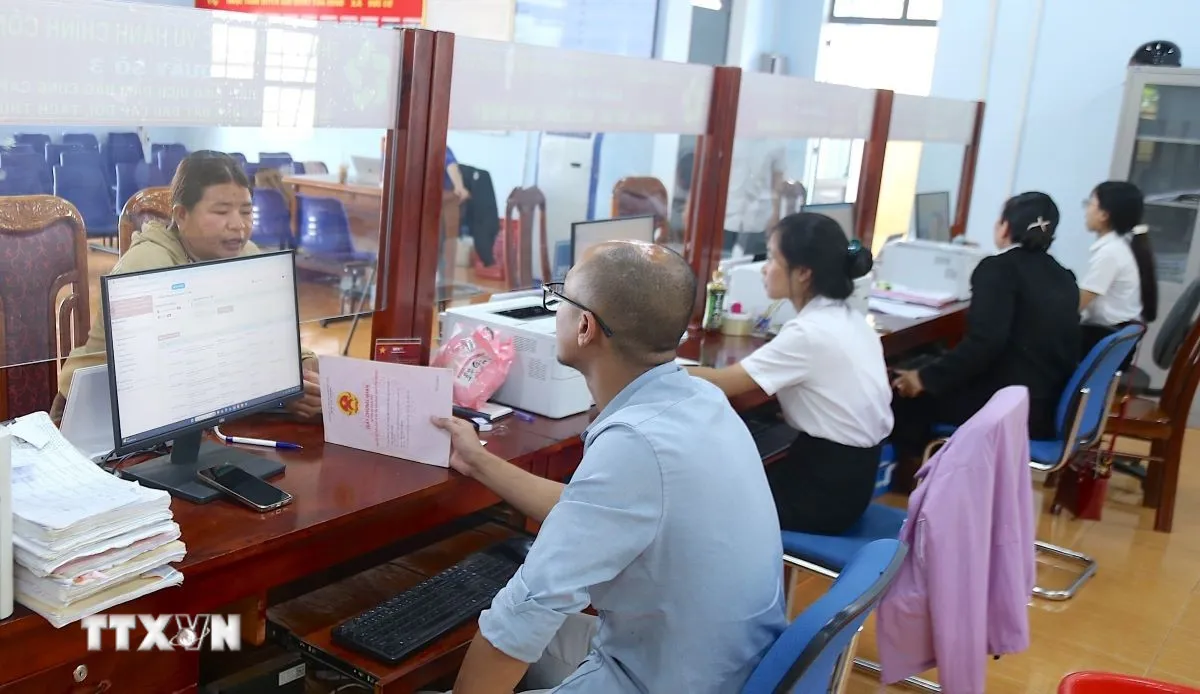 Một số nhiệm vụ tiếp tục xây dựng tổ chức, hoạt động của đơn vị hành chính 2 cấp