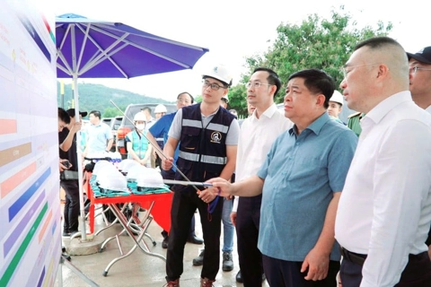 Bảo đảm tiến độ hoàn thành các dự án hạ tầng phục vụ Hội nghị APEC 2027