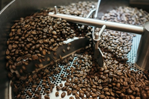 Giá cà phê hôm nay 5/8/2025: Robusta tăng cả trăm USD, trong nước vượt 100.000 đồng/kg