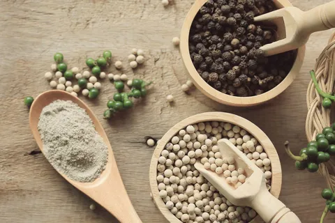 Giá tiêu hôm nay 8/1/2026: xuất khẩu hồ tiêu sang Trung Quốc tăng gần gấp đôi trong năm 2025