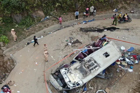 Khắc phục hậu quả vụ tai nạn giao thông đặc biệt nghiêm trọng tại tỉnh Lào Cai