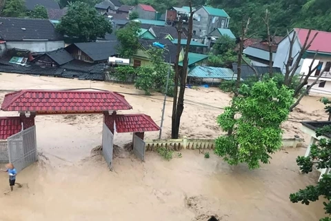Tập trung ứng phó nguy cơ mưa lớn, sạt lở đất, lũ quét