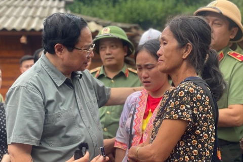 Thủ tướng tới Điện Biên, thăm hỏi người dân, chỉ đạo khắc phục hậu quả thiên tai nặng nề