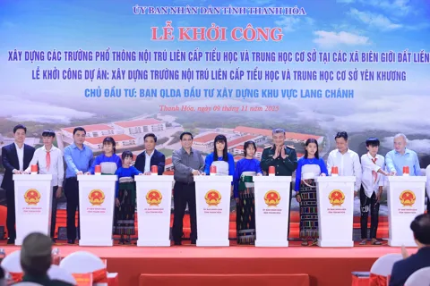 Thủ tướng: Từng ngôi trường mới nơi biên giới sẽ là nơi gieo con chữ, ươm mầm tri thức, thắp sáng ước mơ, hiện thực hóa khát vọng
