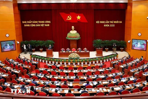 Thông cáo báo chí về ngày làm việc thứ nhất Hội nghị Trung ương 13