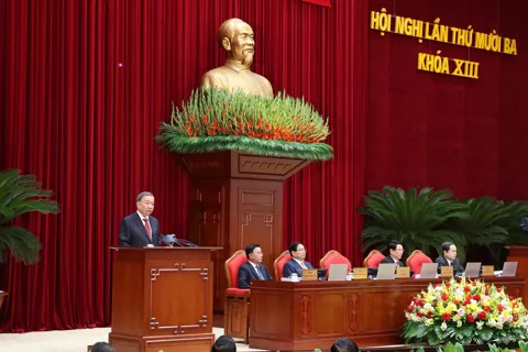Biểu quyết giới thiệu nhân sự Ban chấp hành Trung ương khóa XIV