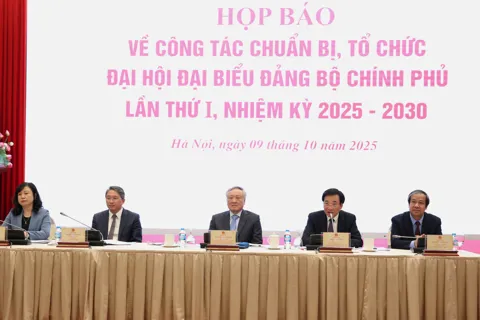 453 đại biểu dự Đại hội Đại biểu Đảng bộ Chính phủ lần thứ nhất