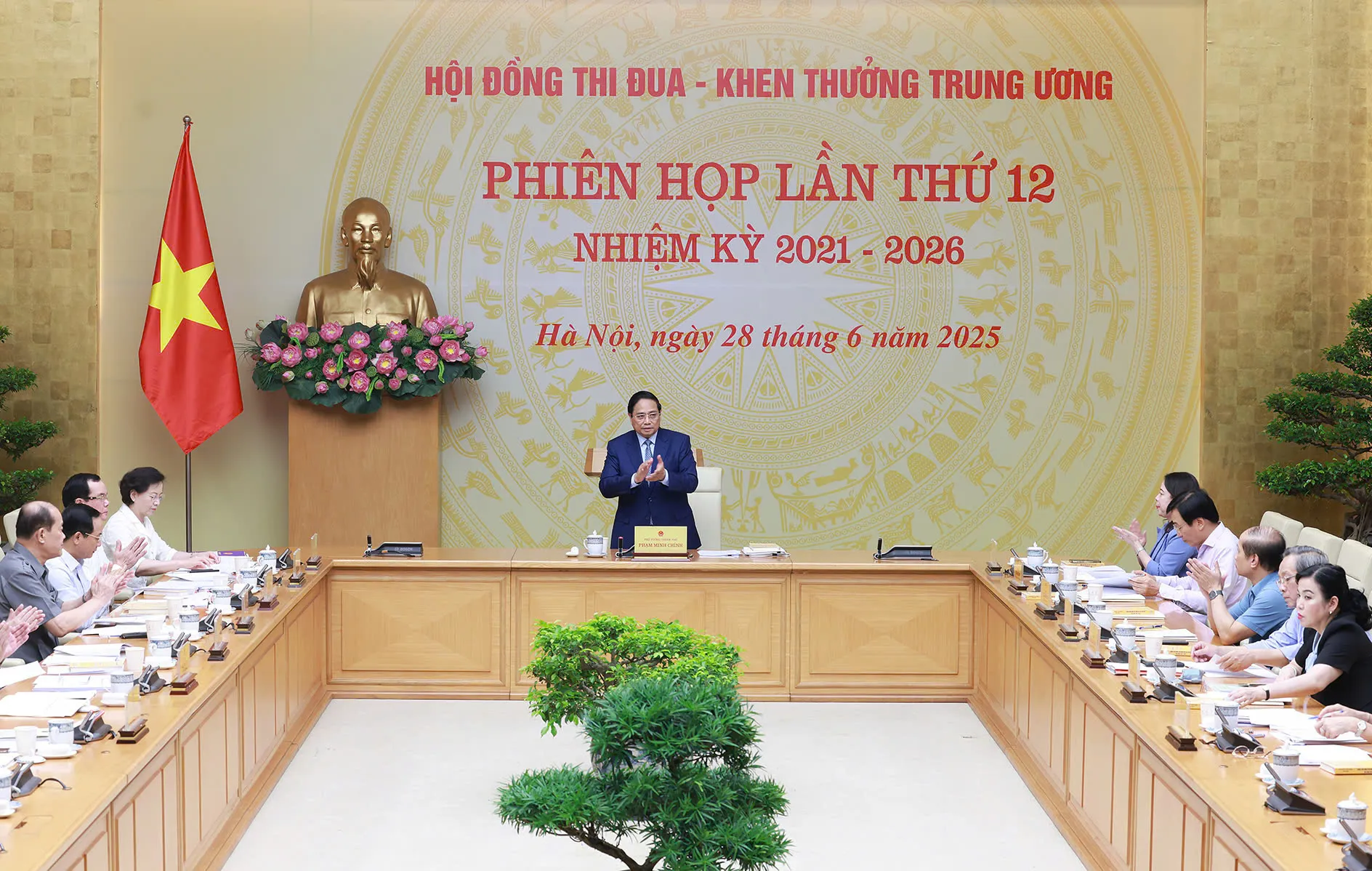 Thủ tướng: Phát động phong trào toàn dân thi đua làm giàu và đóng góp xây dựng đất nước