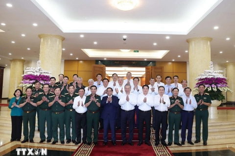 Bộ Chính trị làm việc với Ban Thường vụ Quân ủy Trung ương