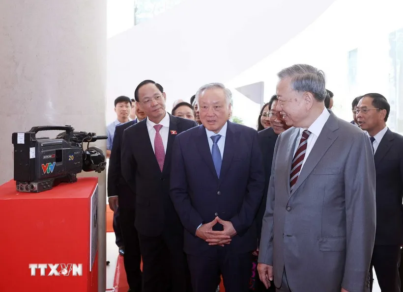 Tổng Bí thư: VTV cần nỗ lực để trở thành cơ quan truyền thông hàng đầu khu vực