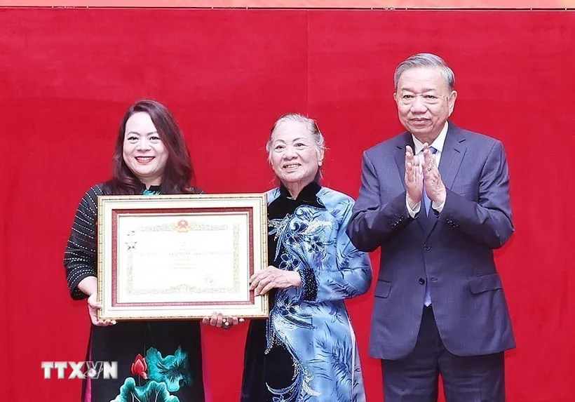 Tổng Bí thư dự Lễ truy tặng Danh hiệu AHLLVTND cho Thượng tướng Bùi Thiện Ngộ