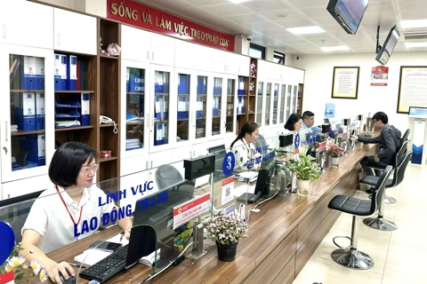Thủ tướng Chính phủ yêu cầu 100% thủ tục hành chính nội bộ được cắt giảm, đơn giản hóa 
