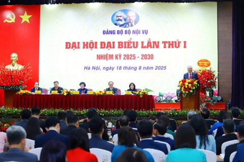 Cán bộ Bộ Nội vụ phải giỏi về nghiệp vụ, tinh thông về pháp luật, cần mẫn, tận tụy, công tâm, khách quan