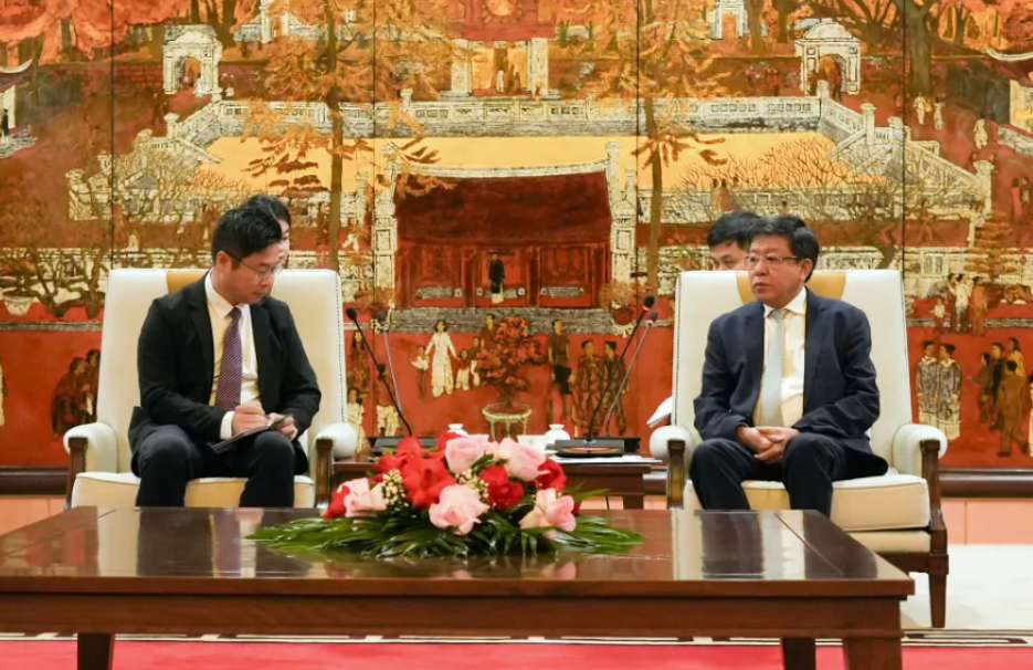 Hanoi welcomes CRCC Dalian to join high-quality rail projects