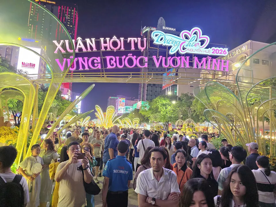 TP Hồ Chí Minh rộn ràng đón Xuân