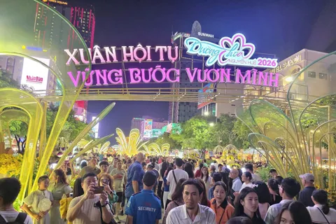 TP Hồ Chí Minh rộn ràng đón Xuân