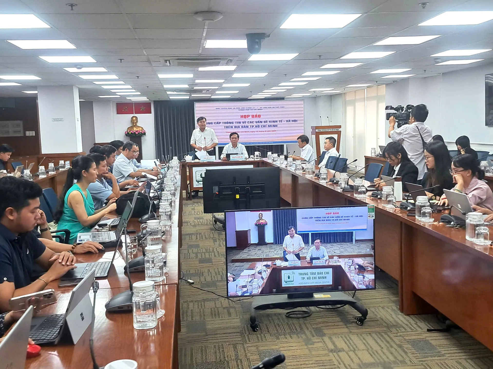 Thực hiện cao điểm 50 ngày cấp định danh điện tử cho người nước ngoài