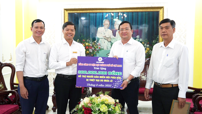 TP Hồ Chí Minh tiếp nhận thêm 300 triệu đồng ủng hộ đồng bào vùng lũ
