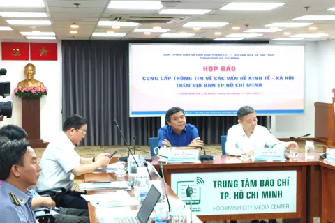 Xe máy có thể chạy song song nhiên liệu xăng và điện trong tương lai?