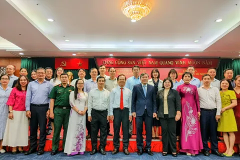 Áp dụng công nghệ trong giảng dạy 5 môn lý luận chính trị tại các trường đại học, cao đẳng phía Nam