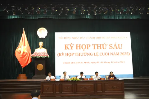 Đại biểu góp ý về tiến độ cấp giấy chứng nhận sở hữu nhà chung cư
