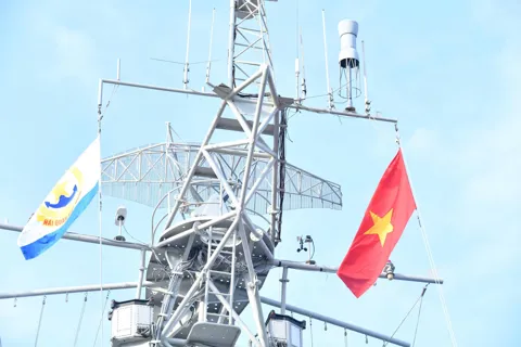 Tàu của Vùng 2 Hải quân rời bến lên đường thực hiện nhiệm vụ đối ngoại quốc phòng