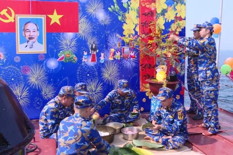 Ăn Tết và đón giao thừa sớm giữa biển Ấn Độ Dương