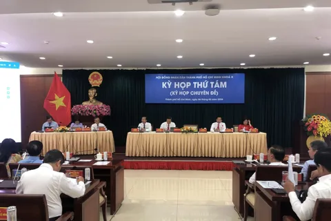 Kỳ họp thứ 8 HĐND TP Hồ Chí Minh khóa X: quyết định đầu tư nhiều công trình giao thông trọng điểm