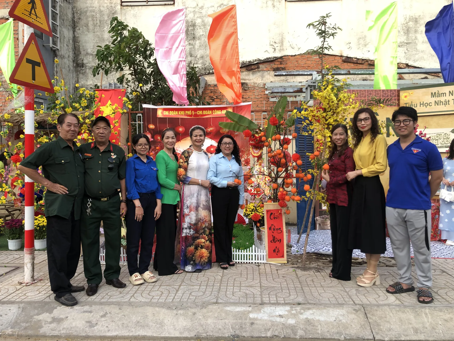 TP Hồ Chí Minh: nhiều khu dân cư tổ chức chương trình “Xuân đoàn kết – Tết nghĩa tình”