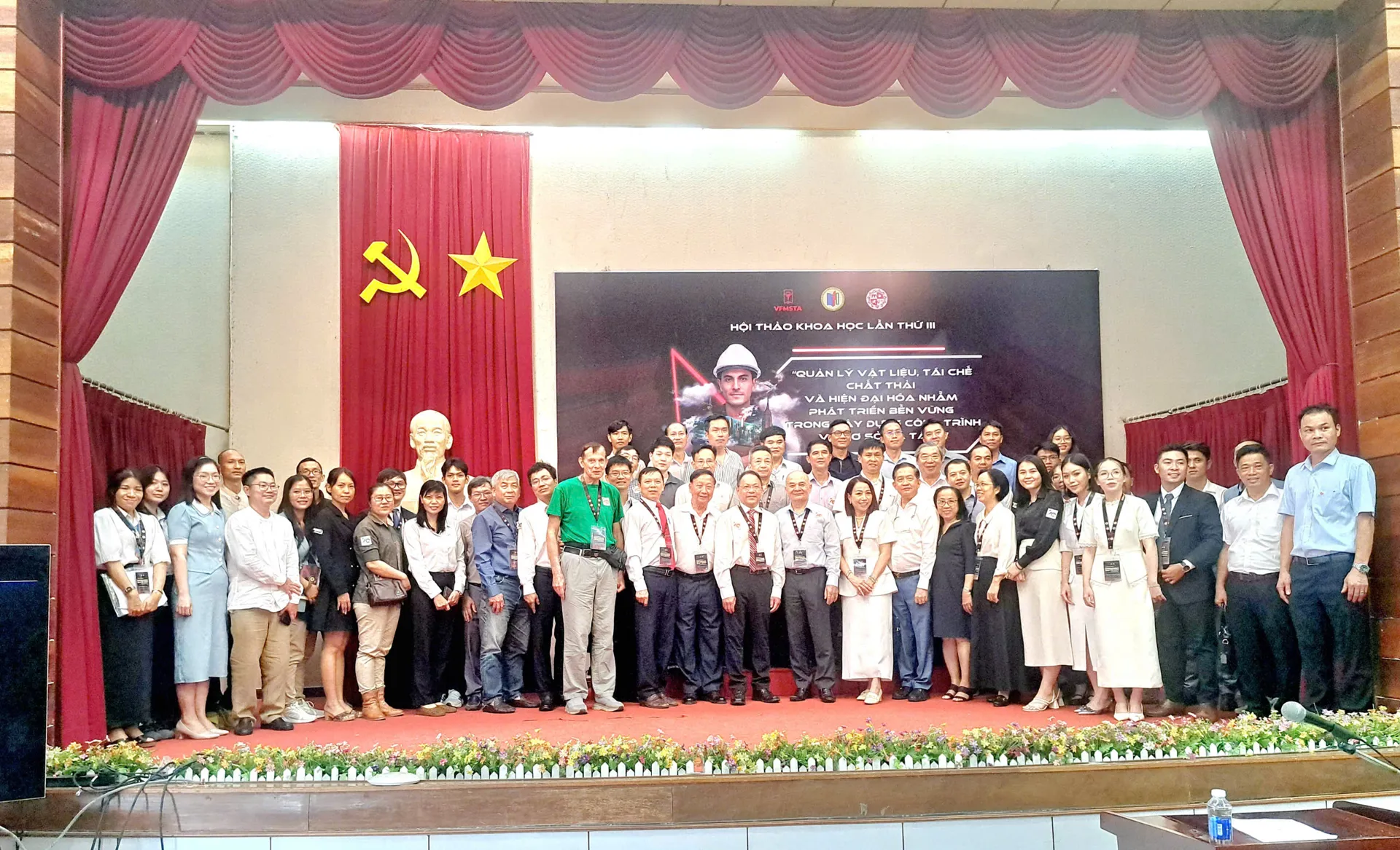 Biến vỏ trấu thành vật liệu xây nhà giá rẻ tại Việt Nam?