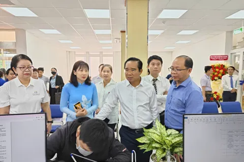  Nền hành chính công không giấy, không địa giới hành chính và vì người dân phục vụ