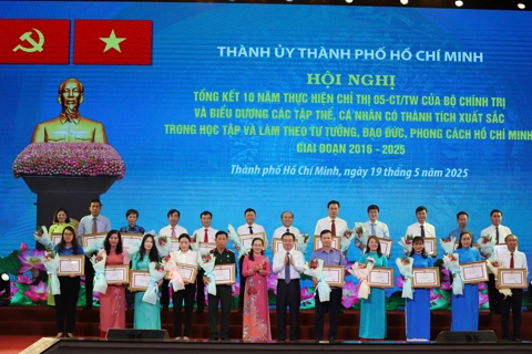 Đưa phong trào học tập và làm theo gương Bác Hồ lan tỏa mạnh mẽ trong Nhân dân