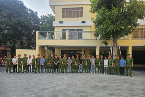 TP Hồ Chí Minh thông tin vụ triệt phá đường dây buôn lậu xăng dầu, tạm giữ 53 bị can
